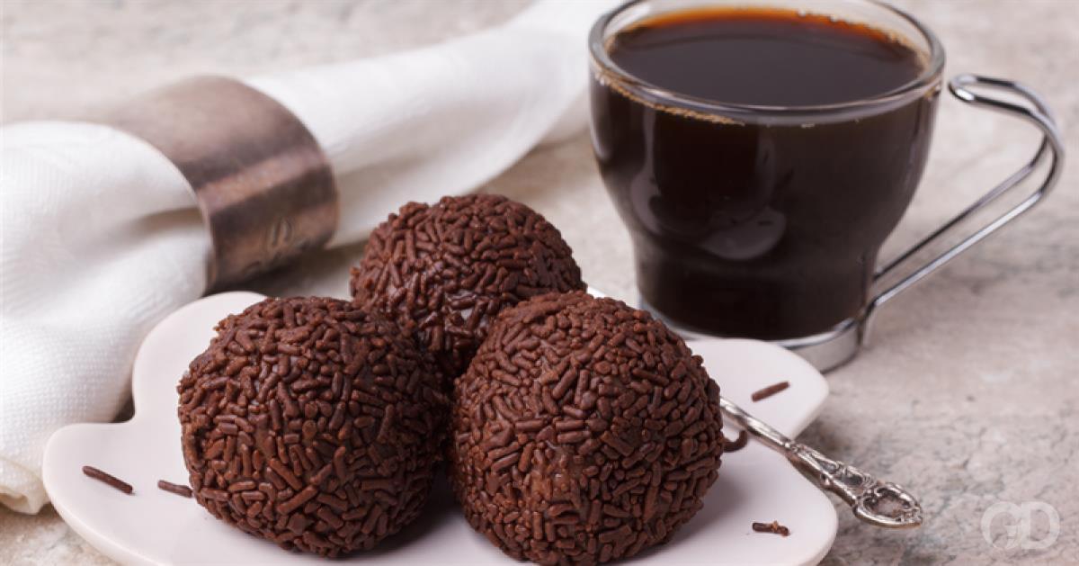 Brigadeiro de Cappuccino com Chocolate Picado