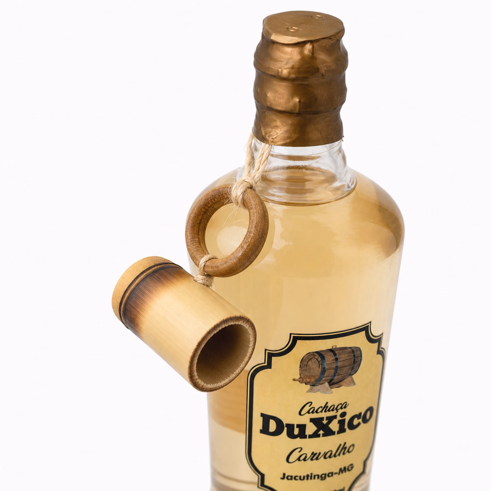Cachaça DuXico Carvalho com Copa de Bambu Jacutinga-MG 38% Vol. 900ml - cachaça artesanal carvalho Jacutinga MG copa bambu presente - foto 2